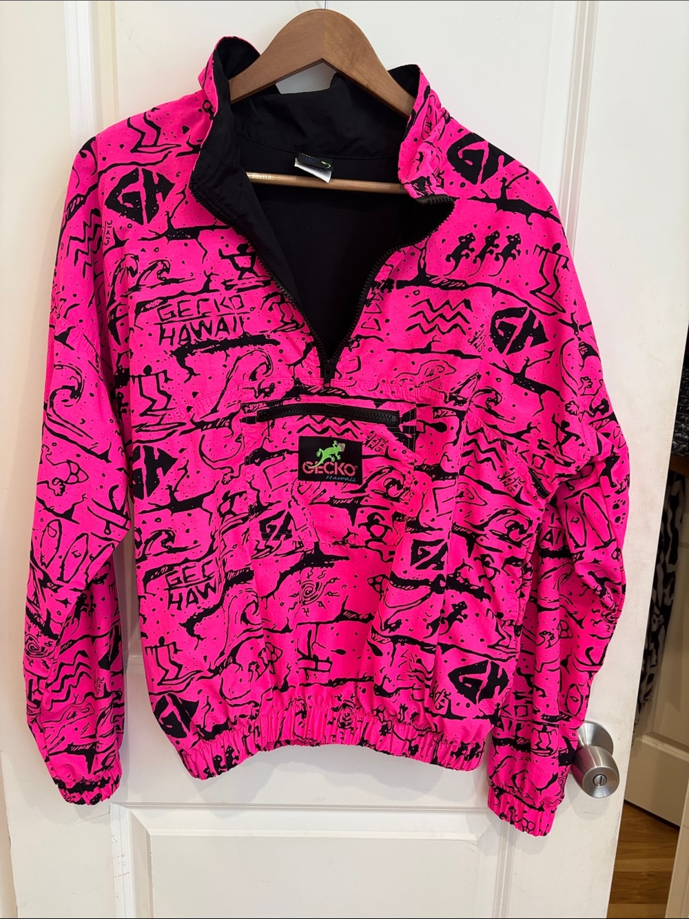 Gecko Hawaii Neon Pink Graphic Pullover Puffer Jacket